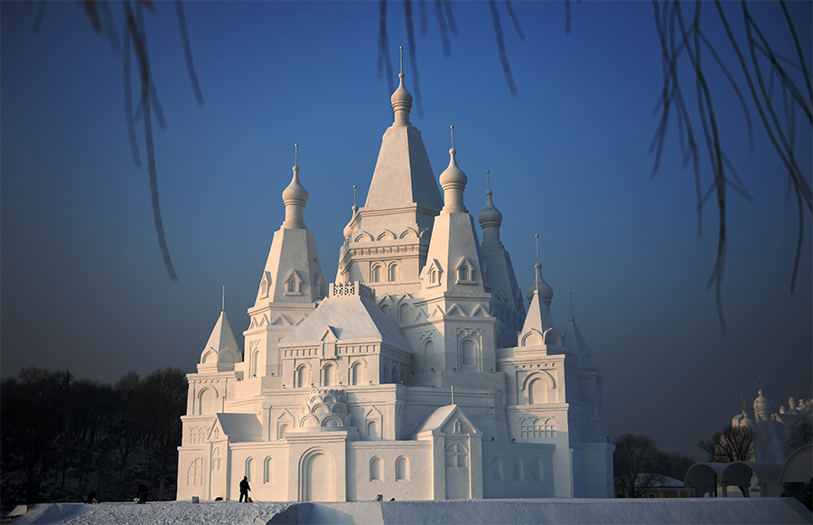 World's highest ice building opens doors in Harbin