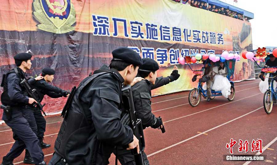 SWAT members hold romantic wedding in E China