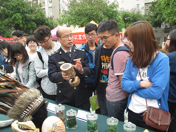 Students learn dangers of nonnative species