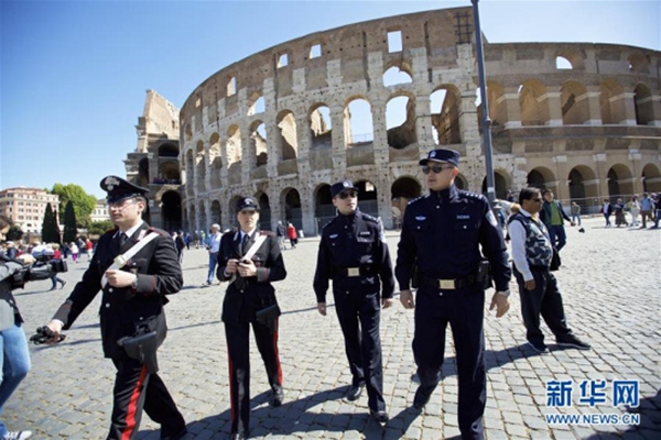 A glimpse into daily life of Chinese patrol police in Italy