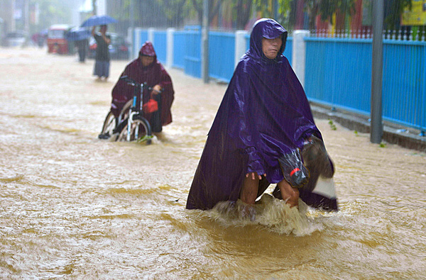 Eighth typhoon of year hits Guangdong