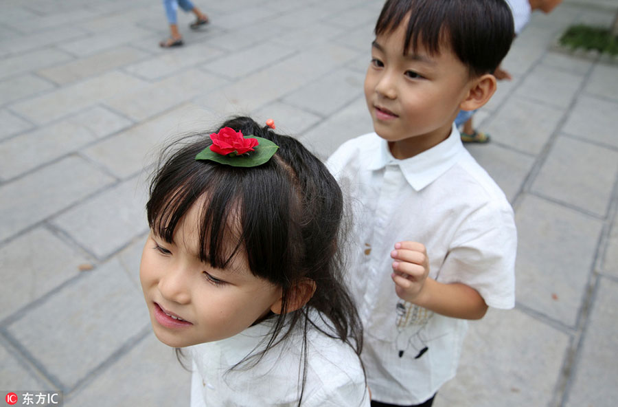 Seven twins enroll at same elementary school