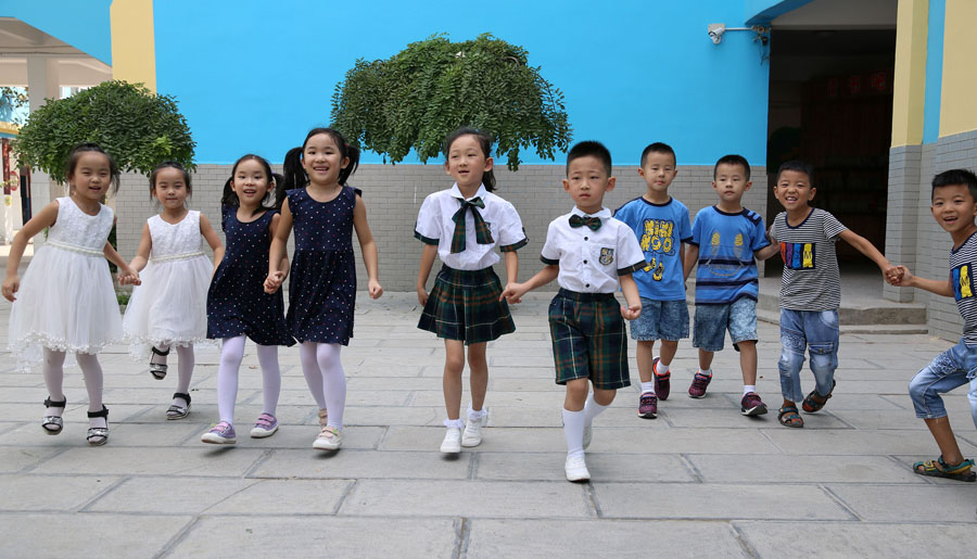 Seven twins enroll at same elementary school