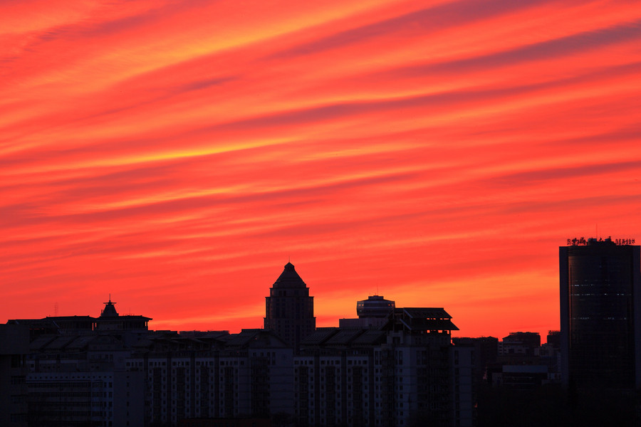 Beijing wakes to rosy dawn