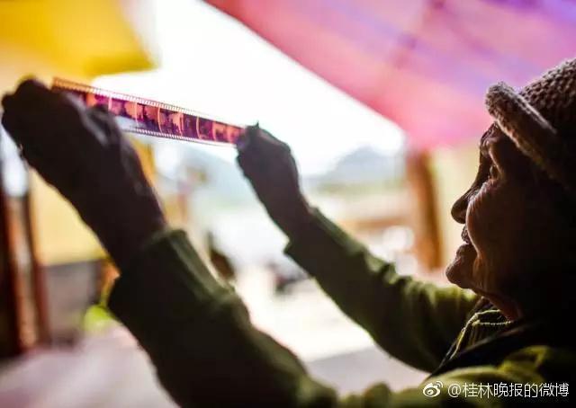 Chinese centenarian freezes time through photographs