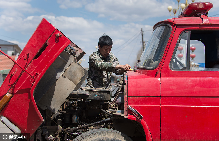 Farmer rises to aid villagers, puts out fires for free