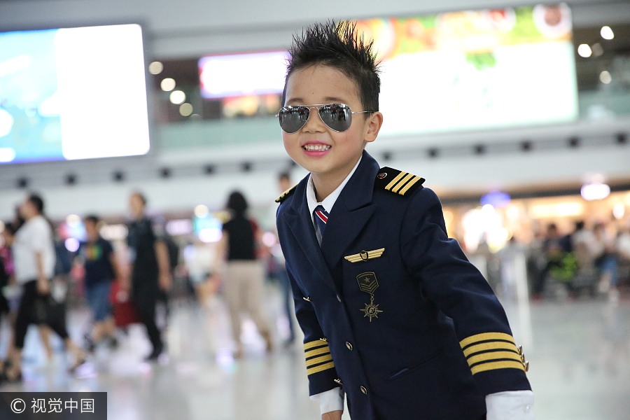 Junior pilots form air safety flash mob