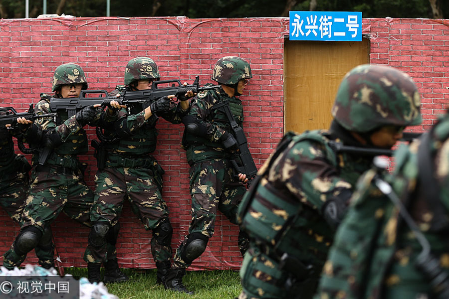 Xi confers honor on PLA unit in Hong Kong