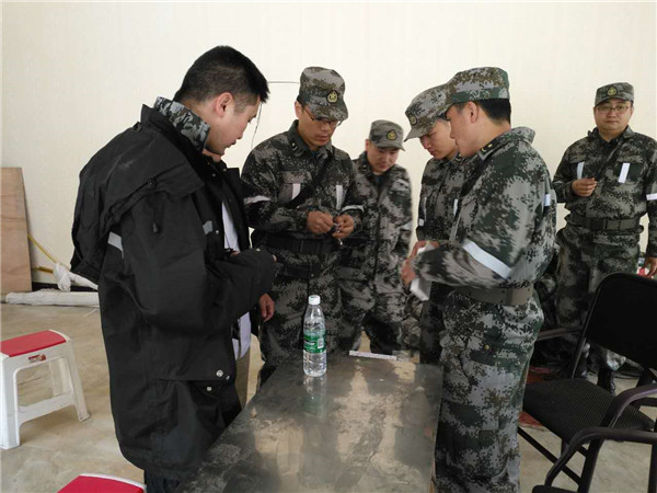 Hospital staff join forces to help those affected by Sichuan's landslide