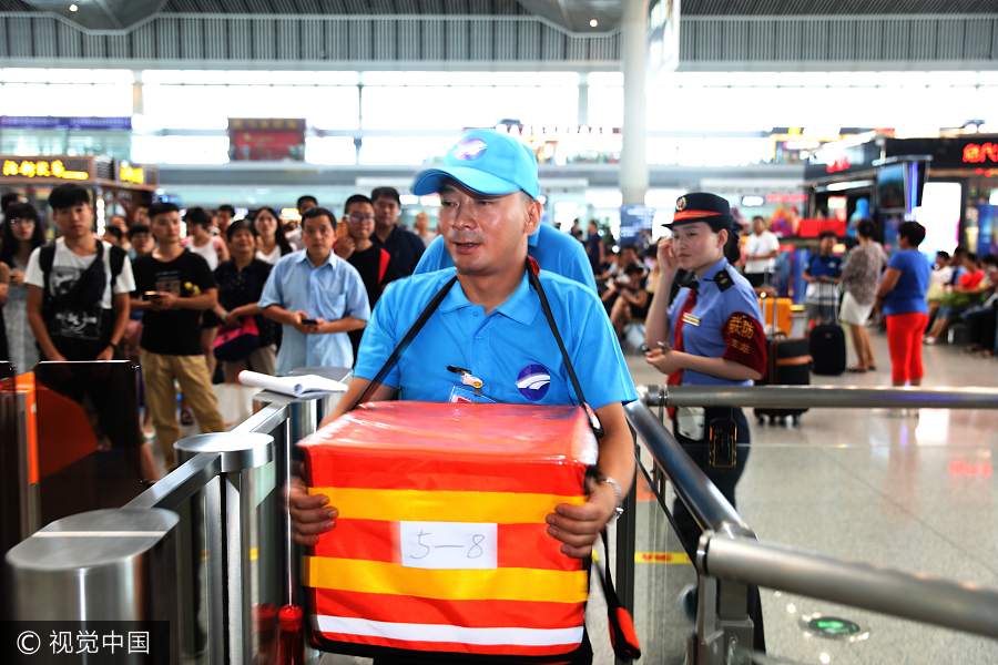 Take-out food now available on bullet trains