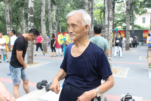 Passionate octogenarians inspire thousands for physical exercise