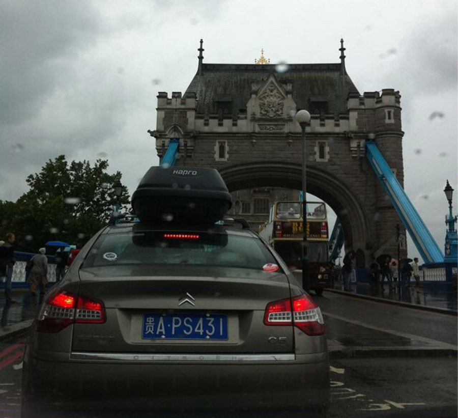 Chinese couple enjoys their driving across countries