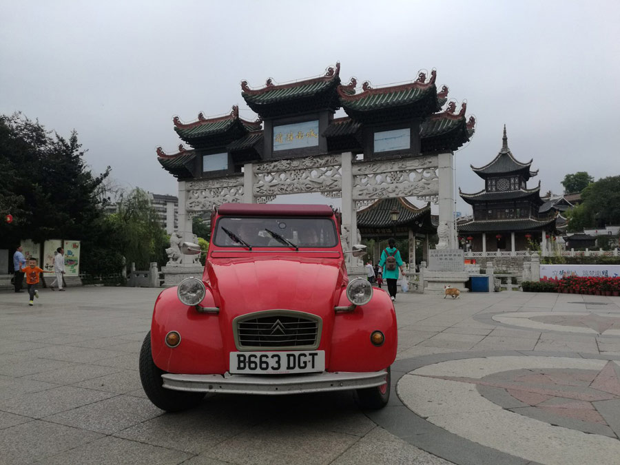 Chinese couple enjoys their driving across countries