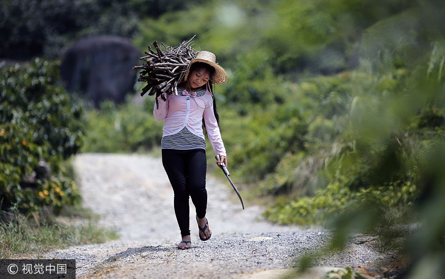 Teen who lived in a Guangxi cave starts high school