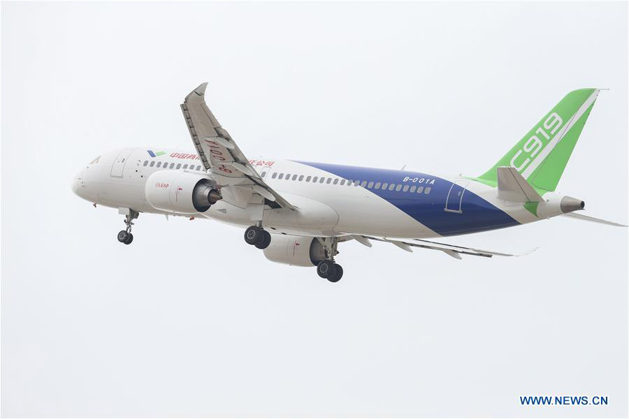 C919 makes first intercity flight