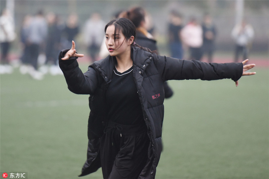 Future stars' final shot for entrance exam in Anhui