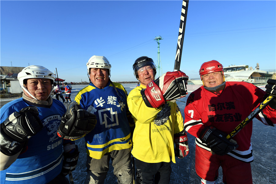 On the ice, senior hockey players find youth again