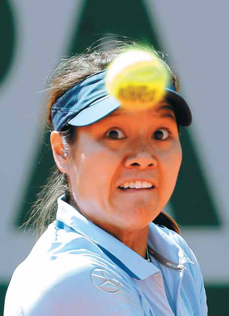 Li Na beats nemesis in opening round