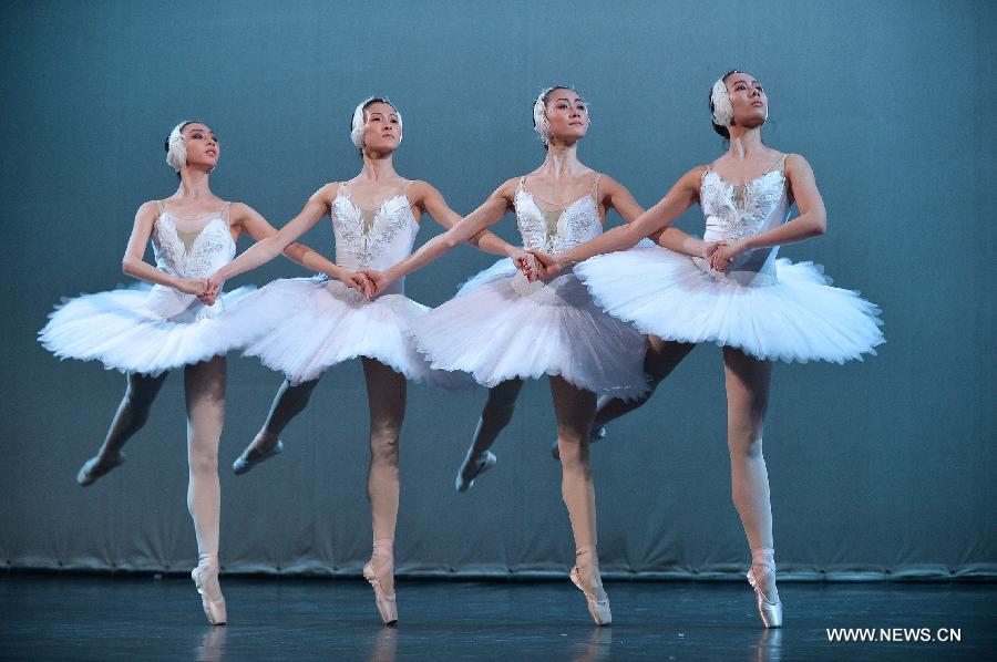 China National Ballet performs at Beijing Institute of Fashion Technology