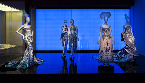 Exhibition featuring China's influence on western fashion opens in New York