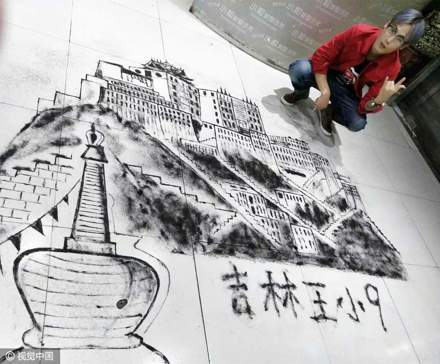 Hair stylist creates novel art of Potala Palace