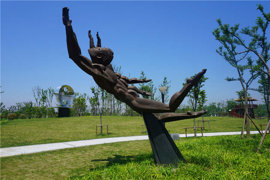 Sculptures at Haining park illustrate tide culture