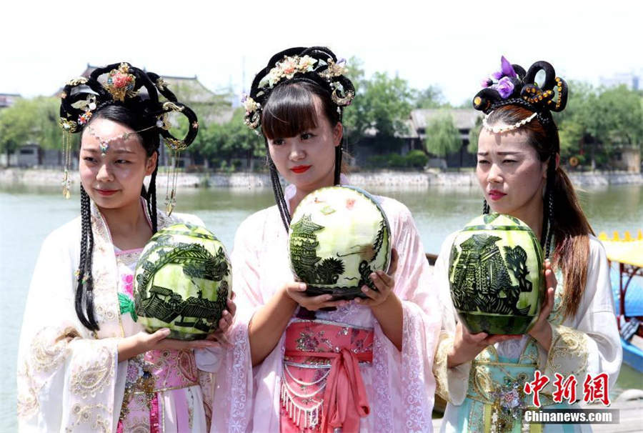 Vivid landscapes carved on watermelons