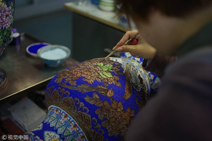 Explore cloisonne enamel factory in Beijing