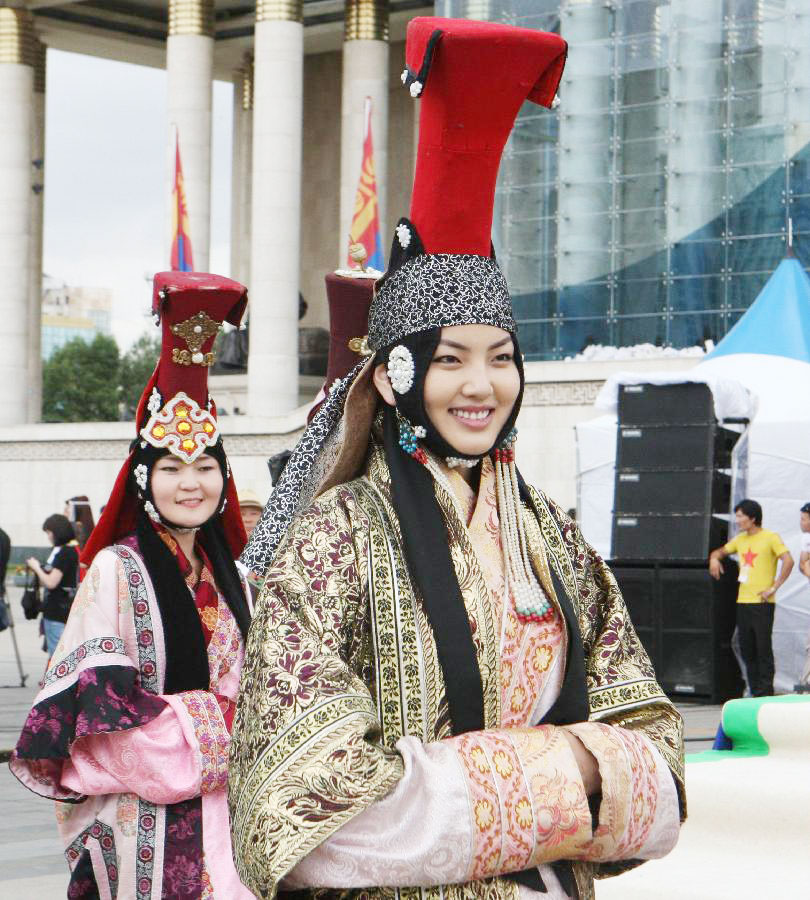 Mongolian Clothing Festival held in Ulan Bator