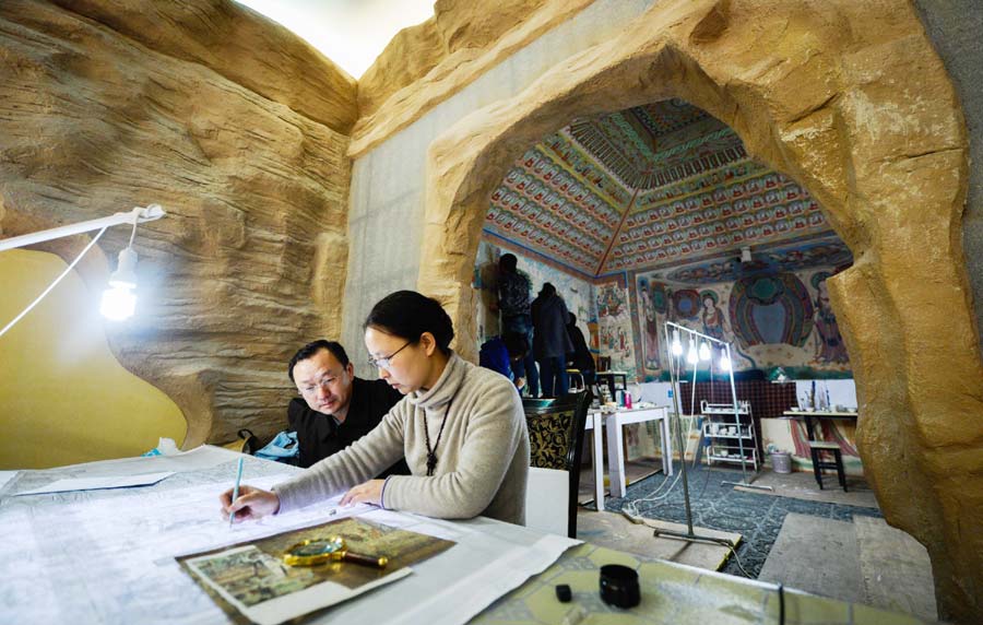 Chinese couple restore Mogao Grottoes