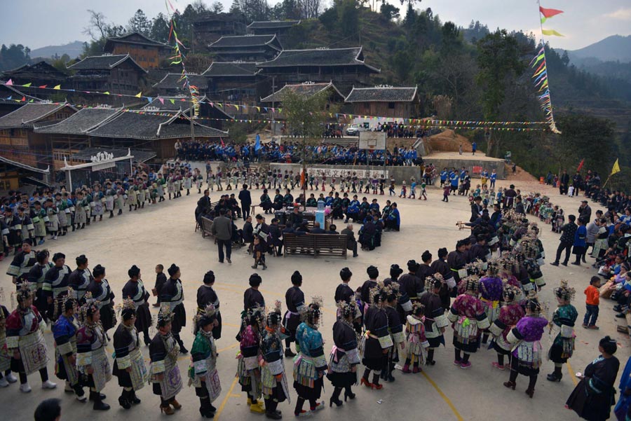 Dong people celebrate Spring Festival with singing and dancing