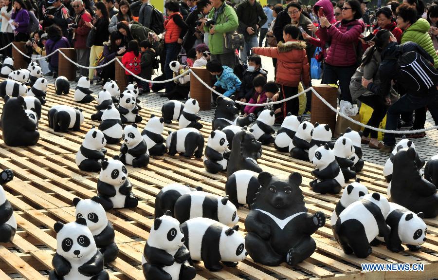 Paper pandas displayed in Taipei