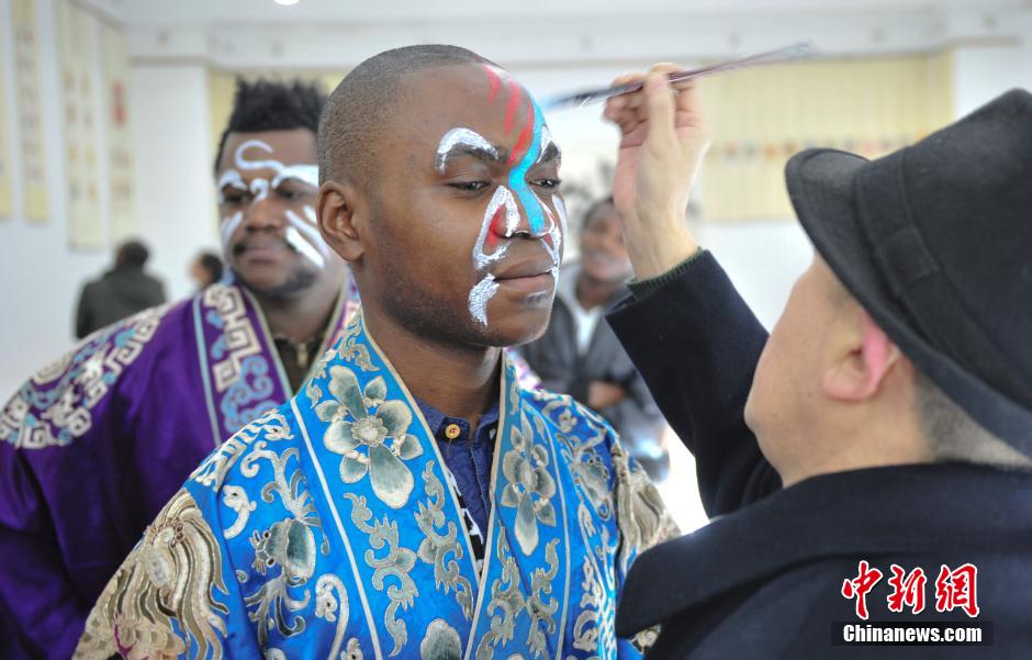 Peking Opera performed by international students