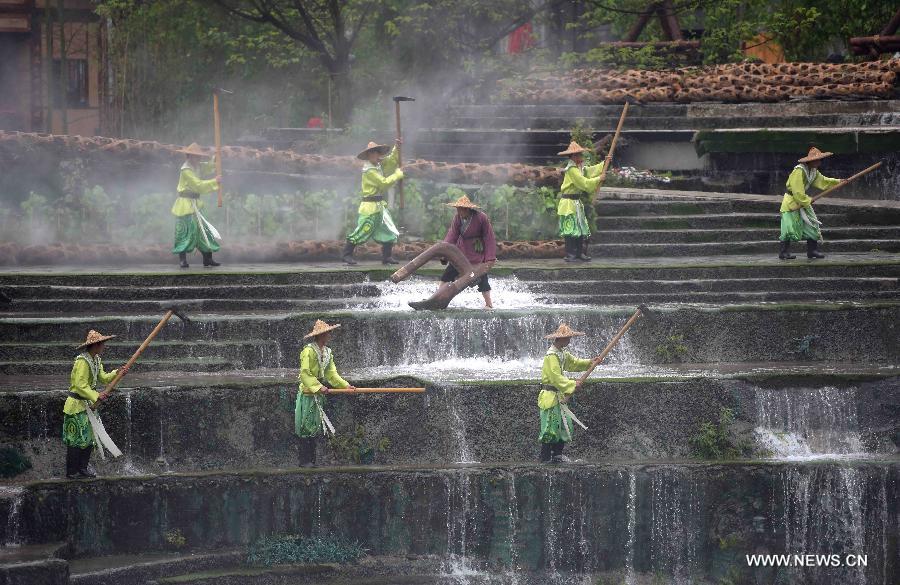 Ceremony to offer sacrifices to water held at Dujiang Dam in SW China