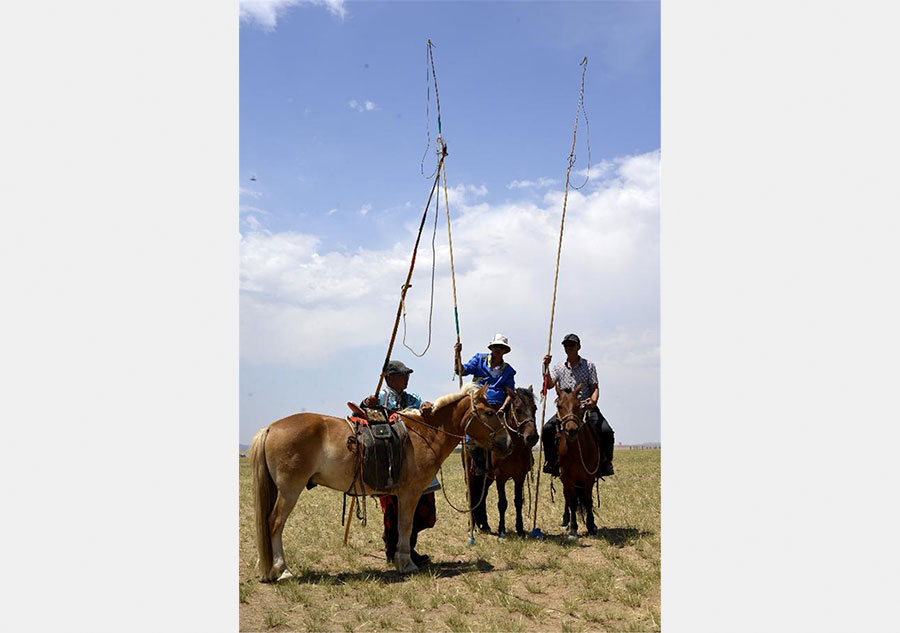 Nadam fair celebrated in N China's Urat Middle Banner