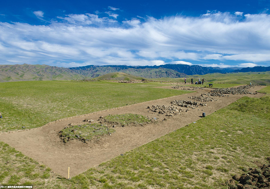 2000-year-old tomb complex being excavated in Xinjiang