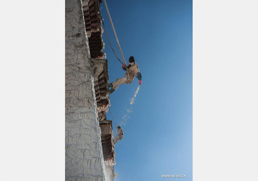 Potala Palace repainted in renovation