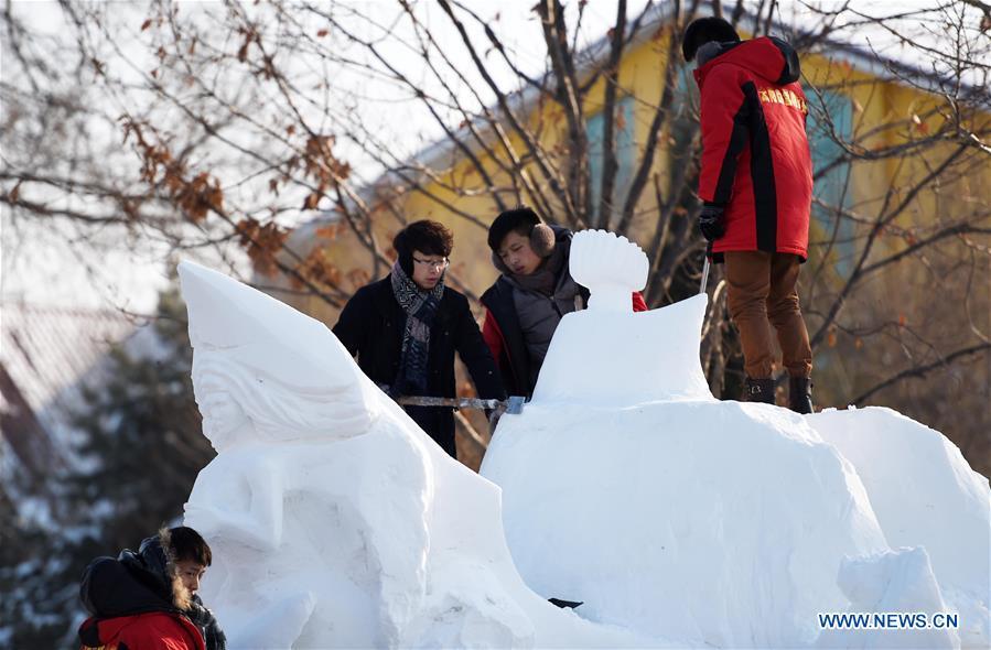 Snow sculpture contest kicks off in Harbin