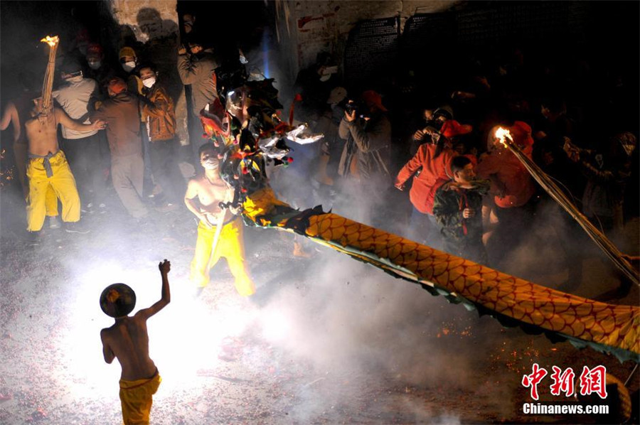 Firecracker Dragon Festival celebrated in Guangxi