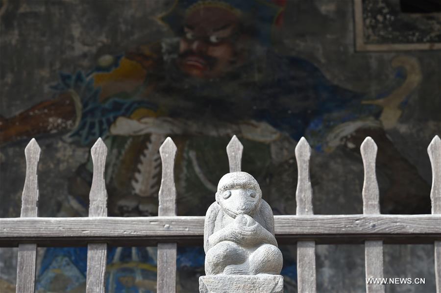 Stone monkey carvings attract crowds