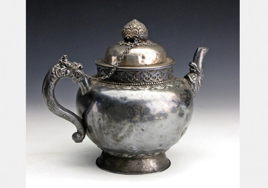 Royal ware of Qing Dynasty displayed at Shenyang Palace Museum