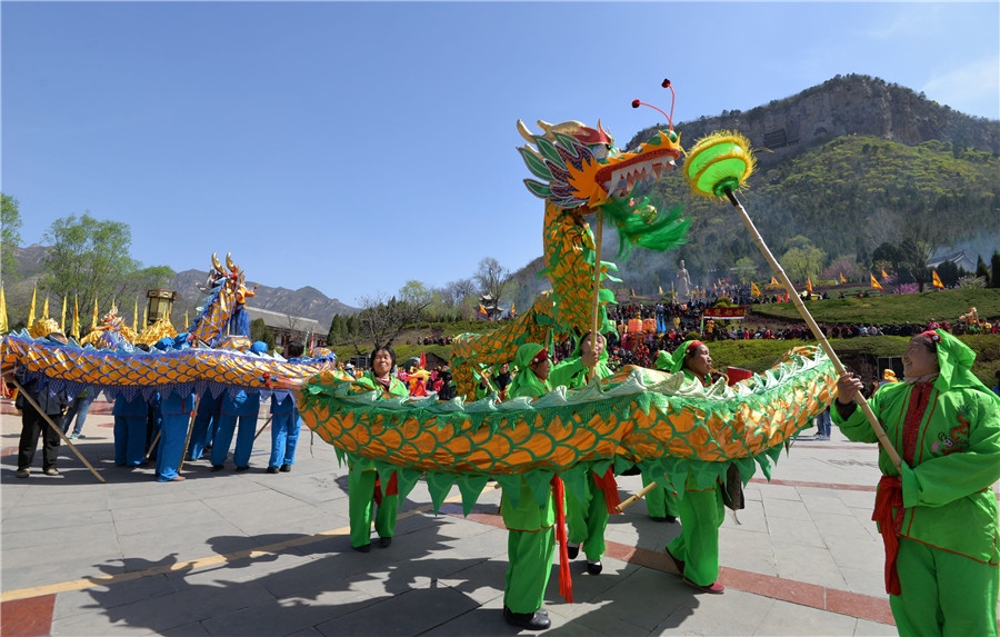 Ceremony held to worship the goddess Nuwa in N China