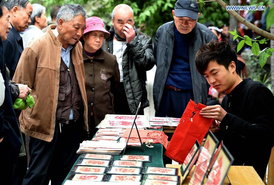 Folk custom temple fair kicks off in C China