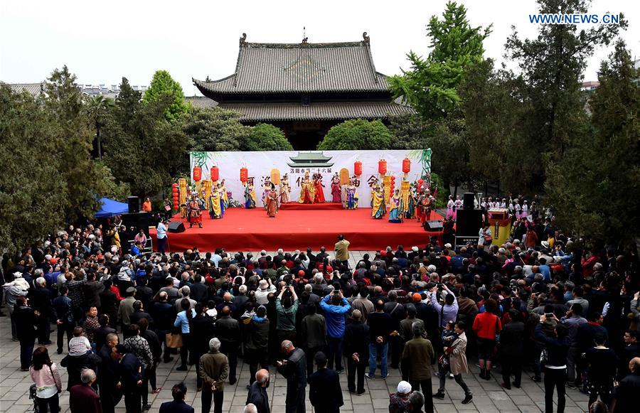 Folk custom temple fair kicks off in C China