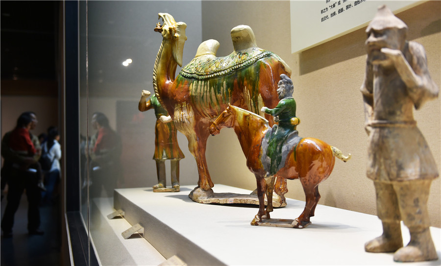 Silk Road-themed relics exhibition opens in C China