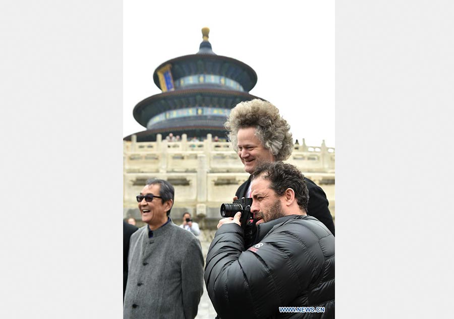 Jury members of Beijing Int'l Film Festival visit Temple of Heaven