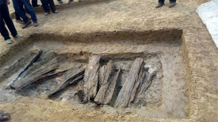 Ancient tomb complex discovered in C China