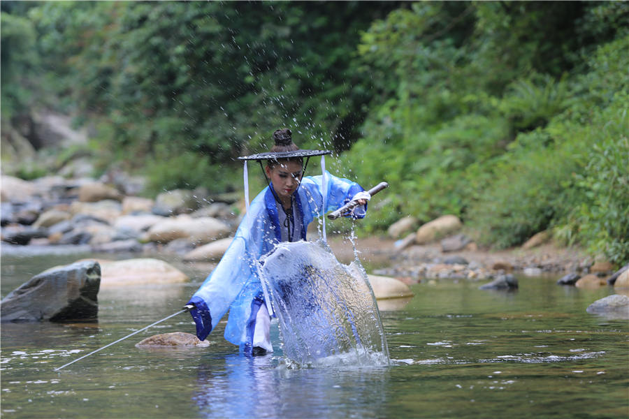 Girl power: Females wave swords, practice kung fu at scenic spot