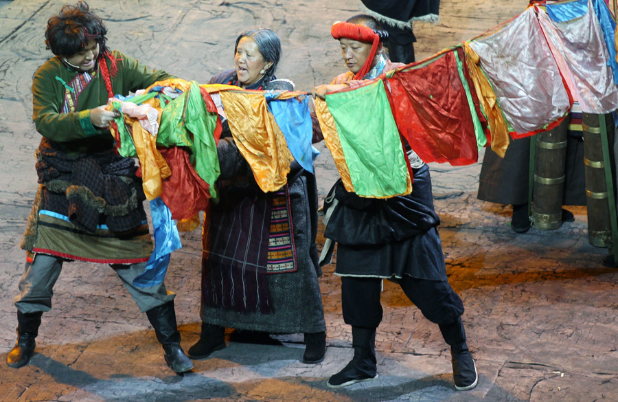 Beijing stages Tibetan multimedia play