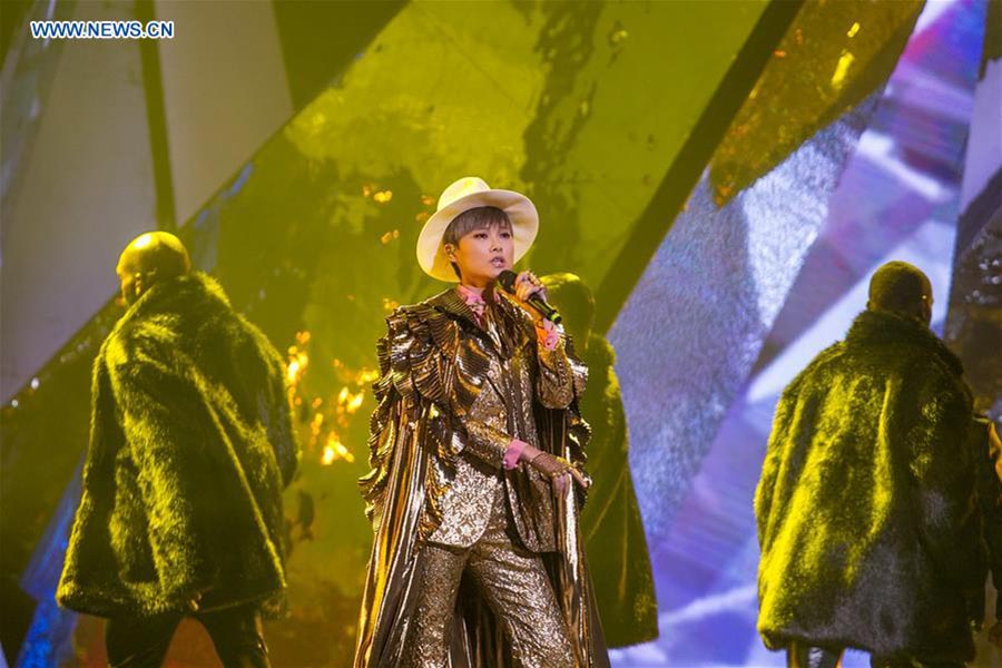 Li Yuchun launches tour with concert in Beijing